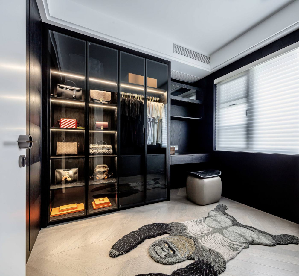 现代简约风格室内家装案例效果图-衣帽间 现代简约风格室内家装案例效果图-衣帽间